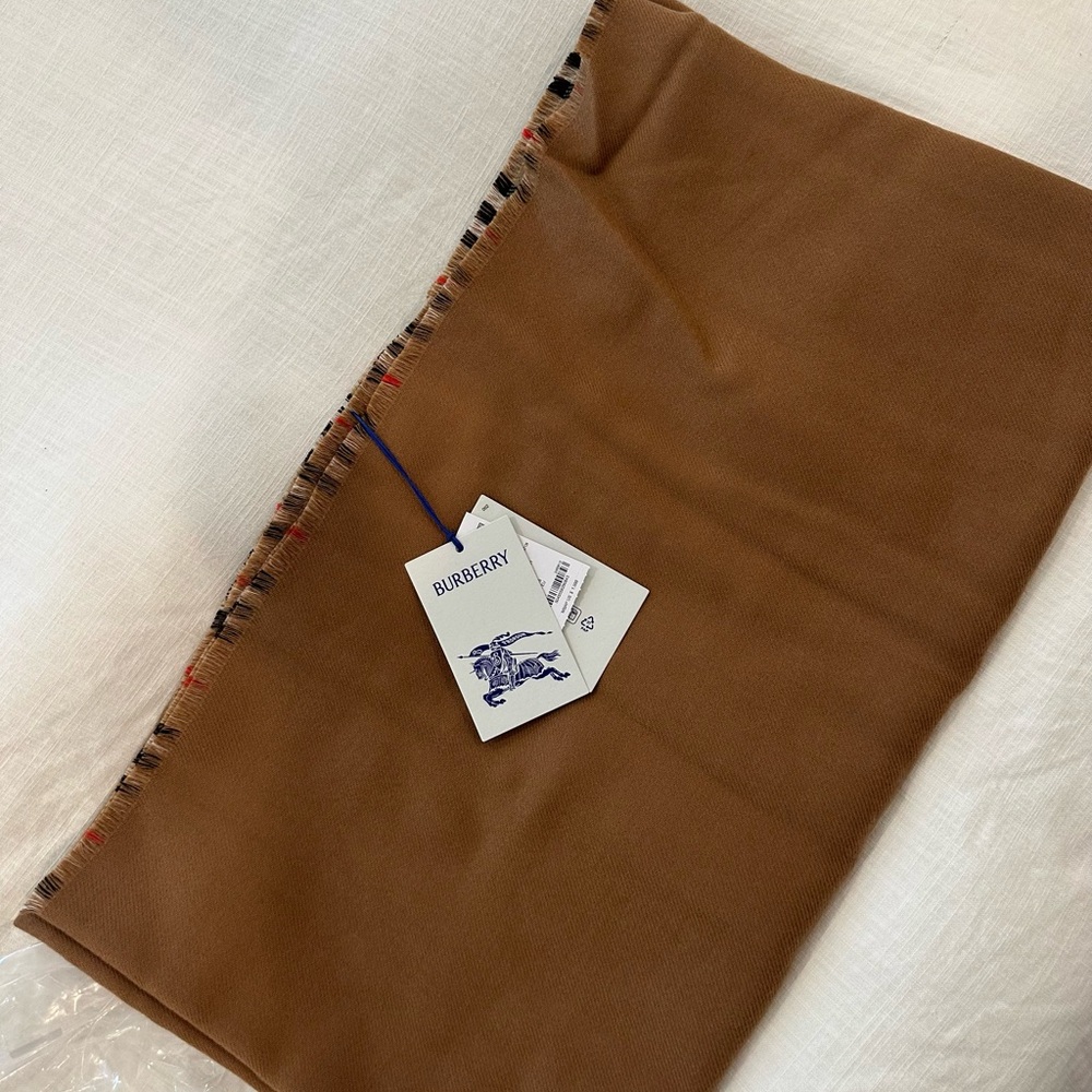 Burberry Beige and Plaid Wool Garment - Picture 4 of 5
